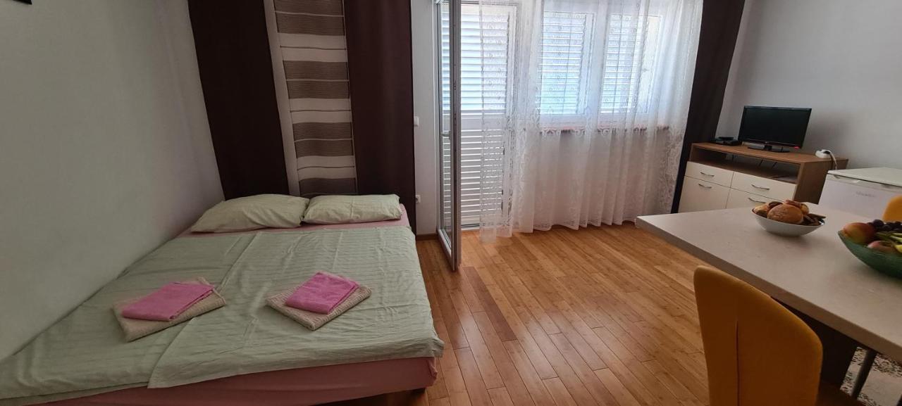 Apartmani Gizela Seget Donji Exterior photo